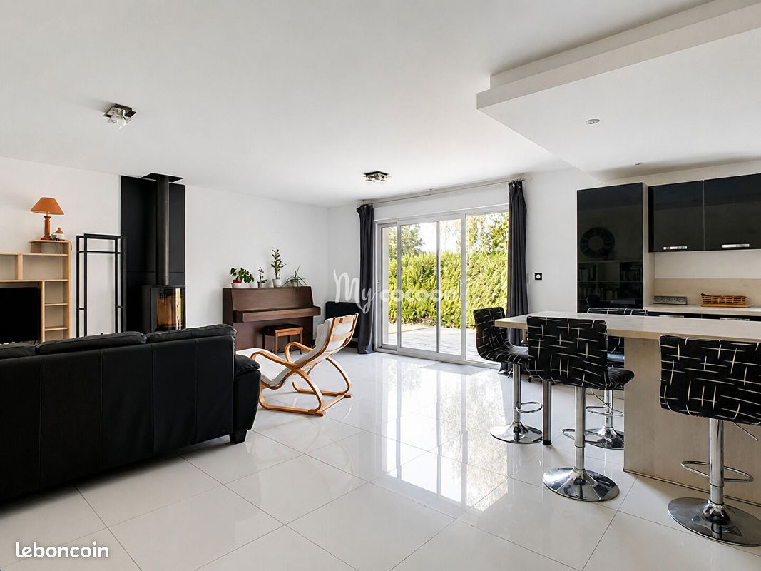Maison 8 pièces 157 m² · à Ambérieu-en-Bugey · 157 m² · 334 000 €