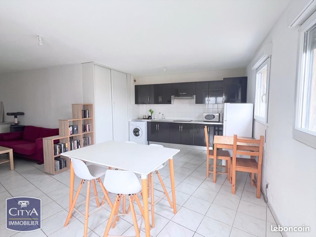 Appartement 3 pièces 79 m² · à Saint-Quentin · 79 m² · 66 000 €