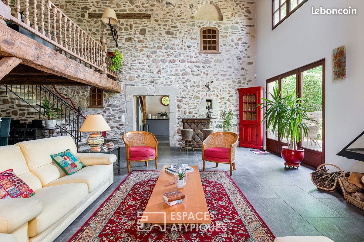 Maison 9 pièces 334 m² · à Castres · 334 m² · 595 000 €