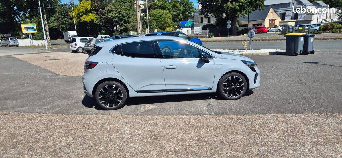 Renault Clio V TCe 90 ch GSR2 Techno (image 6)