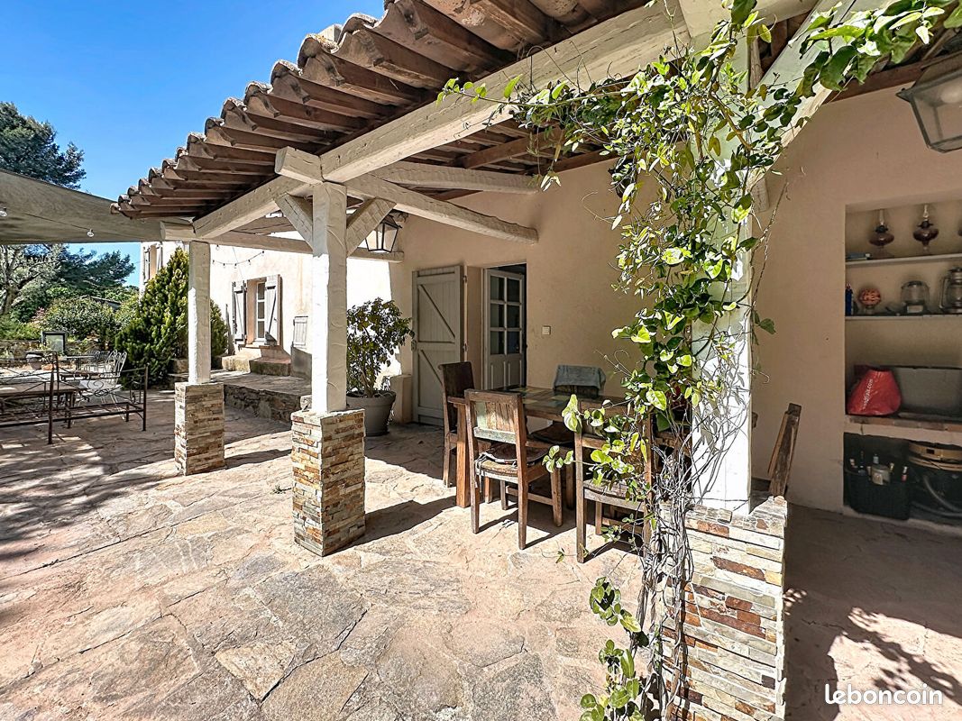 Maison 8 pièces 210 m² · à Hyères · 210 m² · 1 999 900 €