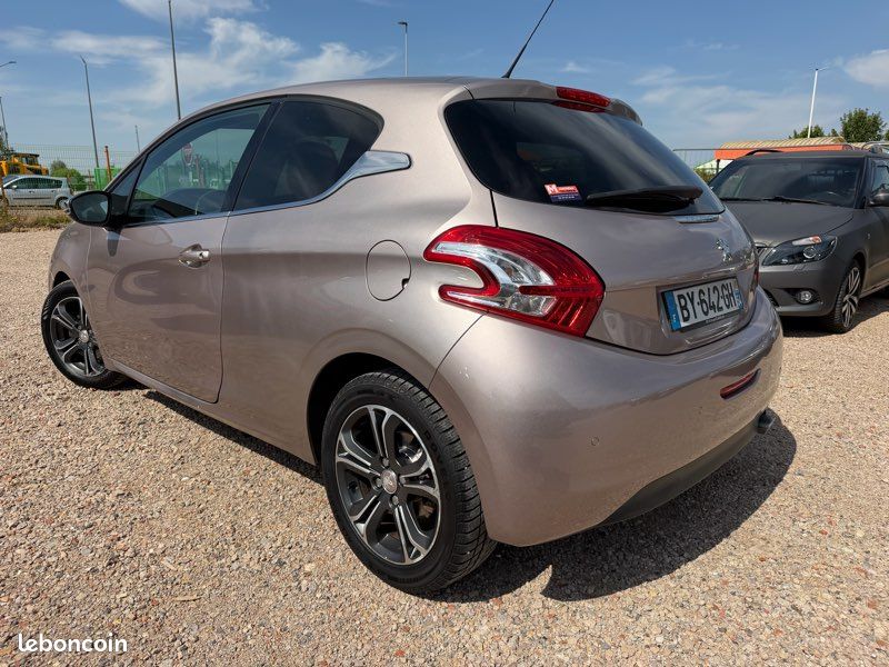 PEUGEOT 208 1.6 HDI 90cv (image 2)