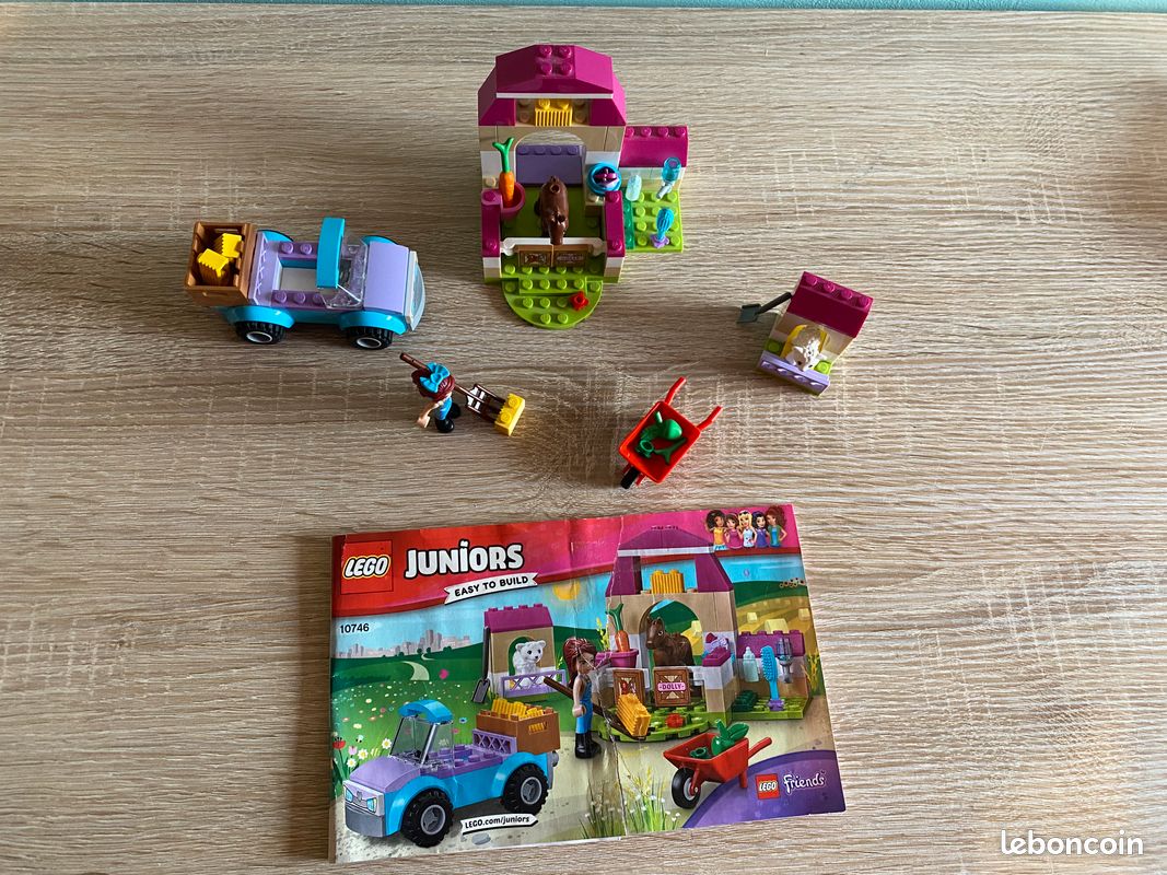 Lego 10746 Lego Junior Mia's Farm LEGO Friends 10746 Mia à La