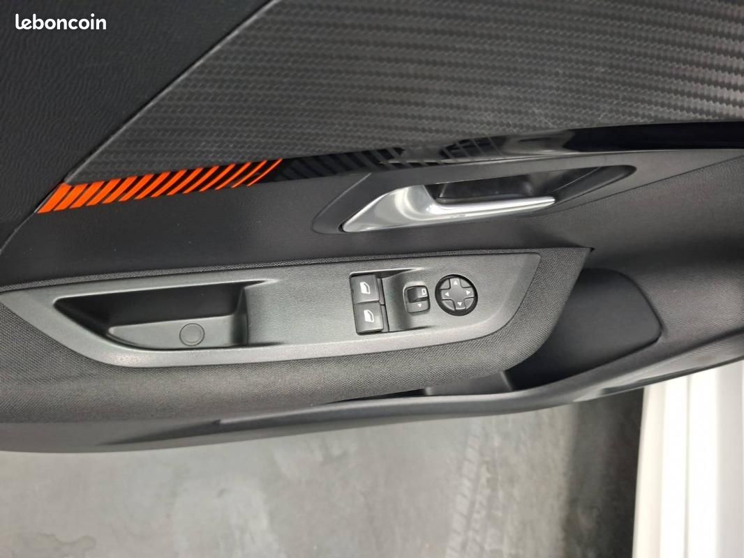 Peugeot 208 II PureTech 100 S&S BVM6 Active Business 5p (image 28)