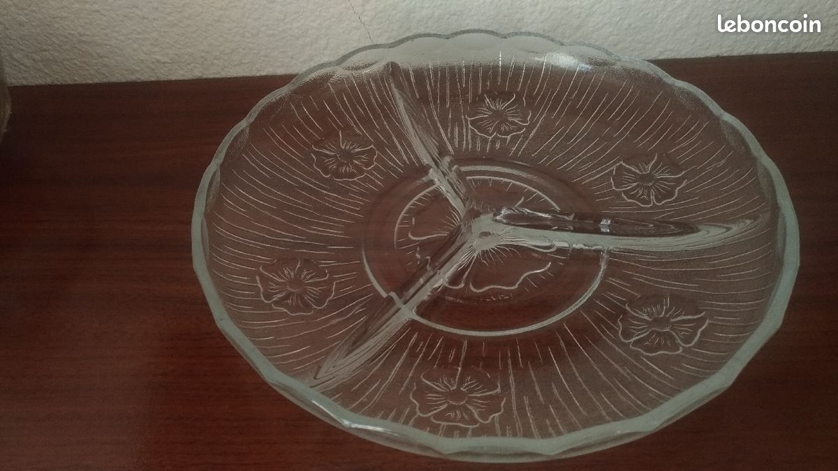 Plat apéritif ,en verre (image 1)