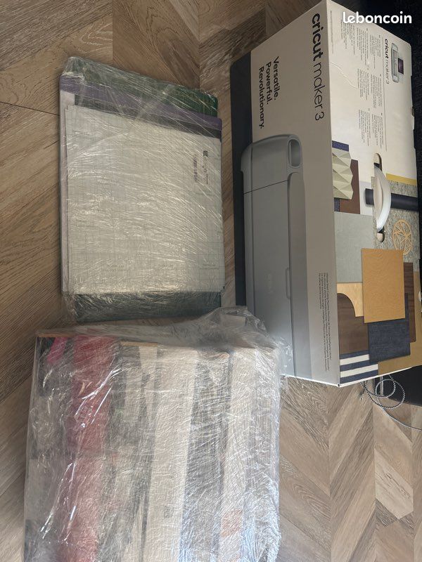 Lot CRICUT MAKER 3 si achat du lot, je vous offre la Mini presse ainsi que son tapis (image 7)