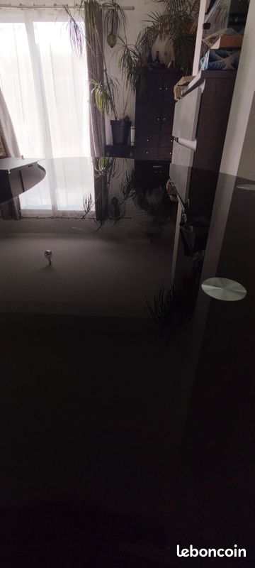 Bureau (image 2)