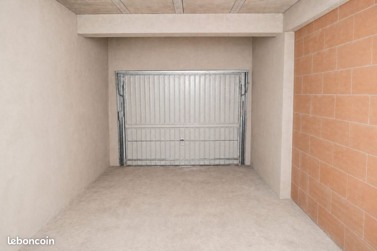 Parking 18 m² · à Argelès-sur-Mer · 18 m² · 40 000 €