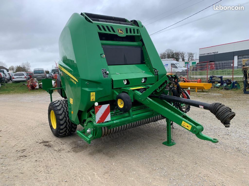 John Deere 451M (image 22)