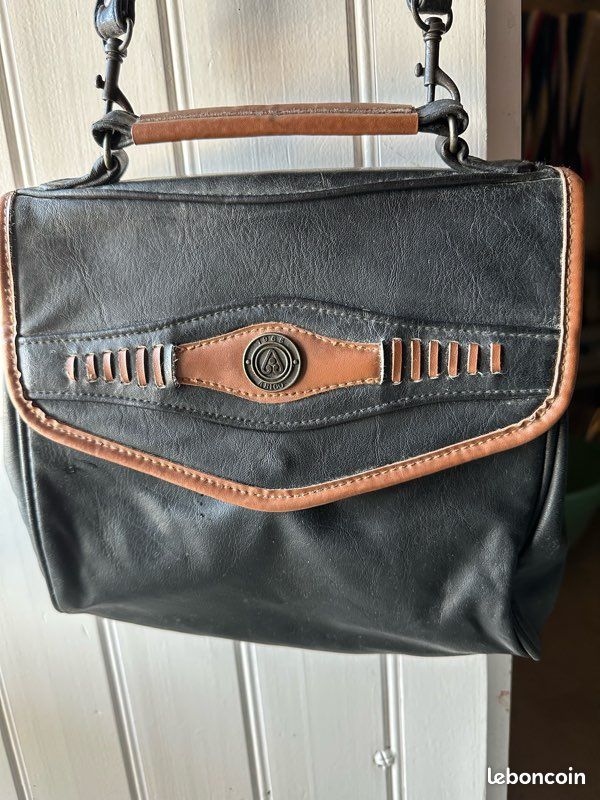 Petit sac en cuir souple noir (image 1)