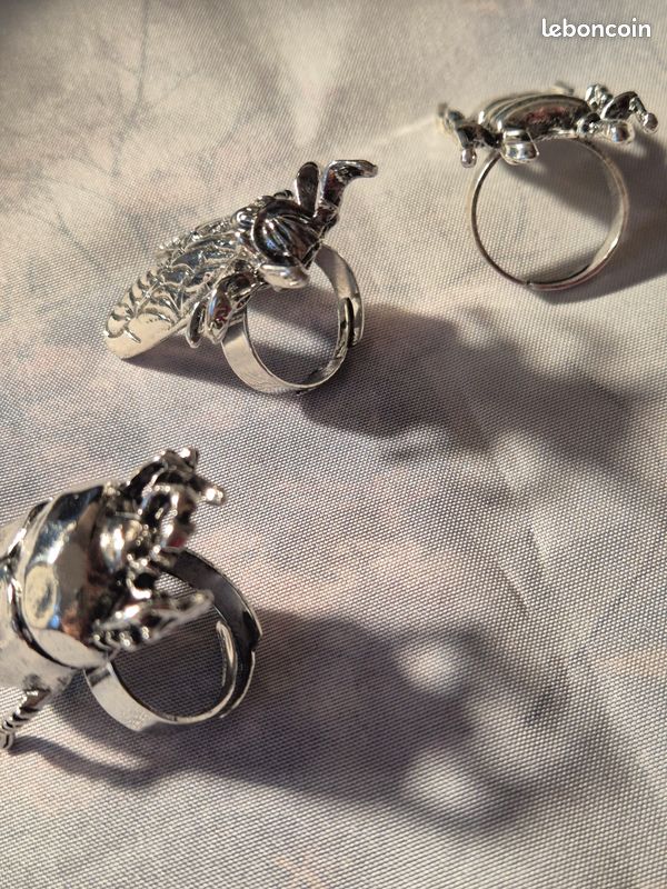 Bague élastique Scarabée Strass Blanc - Métal Argenté, Sans Nickel, Neuve