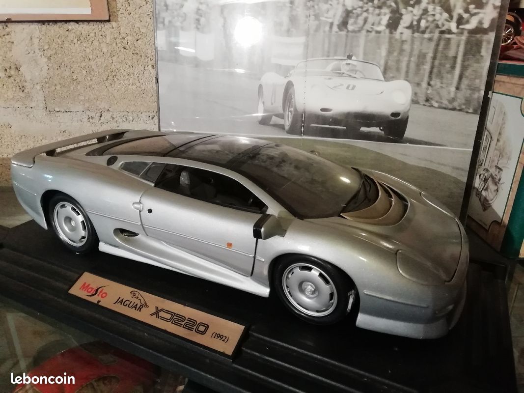 Jaguar xj 220 (image 1)