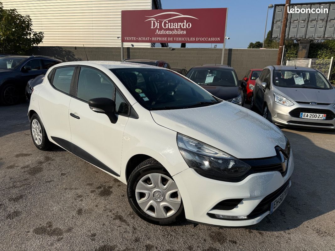 Renault CLIO IV SOCIETE RENAULT Clio IV Société Phase 2 1.5 dCi FAP Energy Buisness eco2 S&S 75 cv 2 places (image 3)