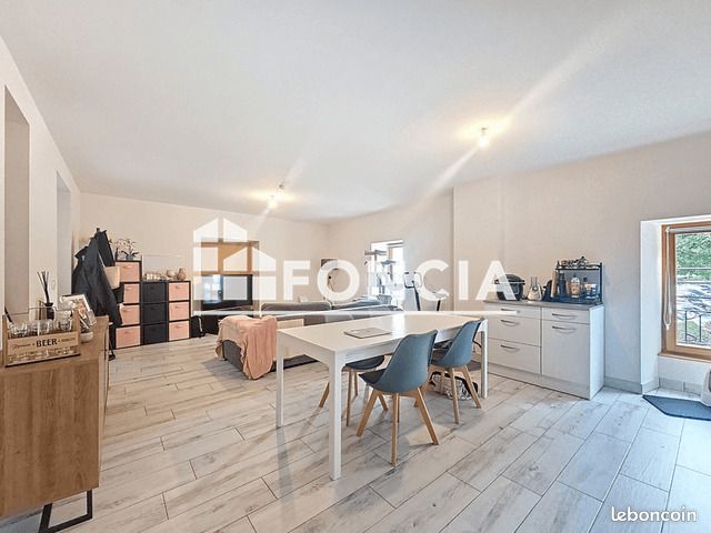 Appartement 2 pièces 53 m² · à La Roche-sur-Foron · 53 m² · 806 €