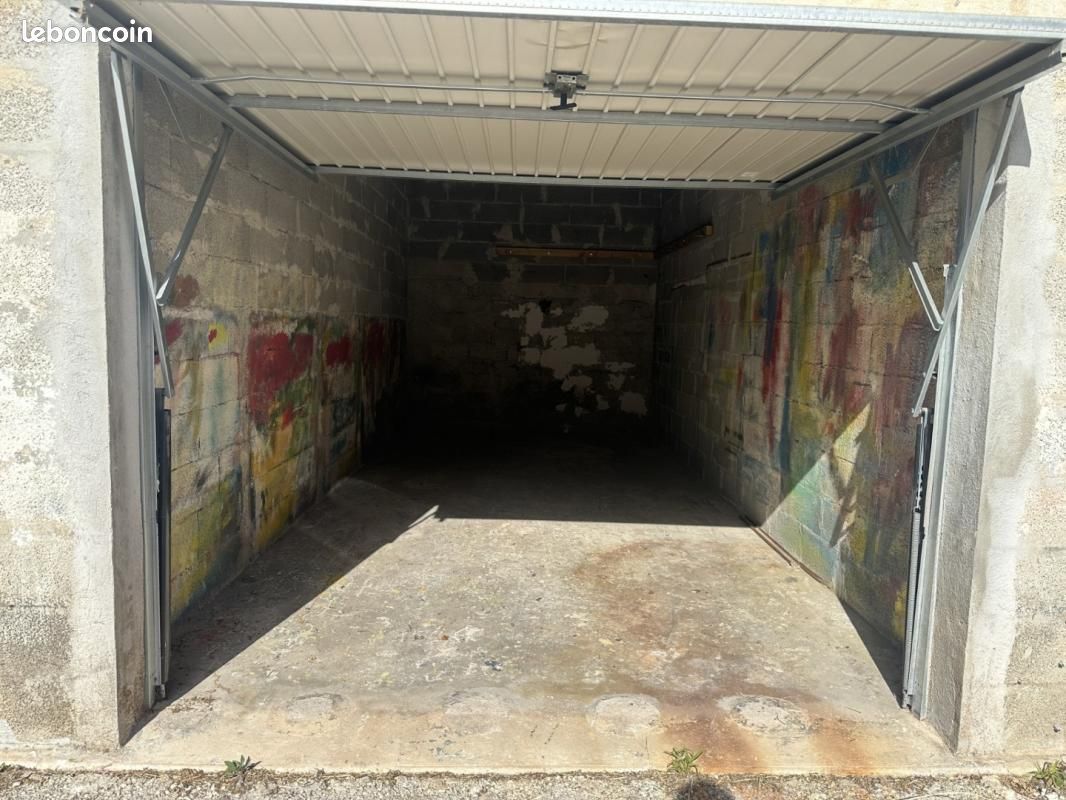 Garage/box La Seyne Sur Mer · à La Seyne-sur-Mer · 110 €/mois