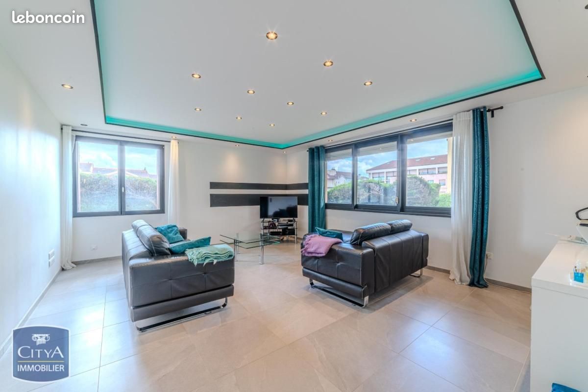 Appartement 4 pièces 106 m² · à Roanne · 106 m² · 185 000 €