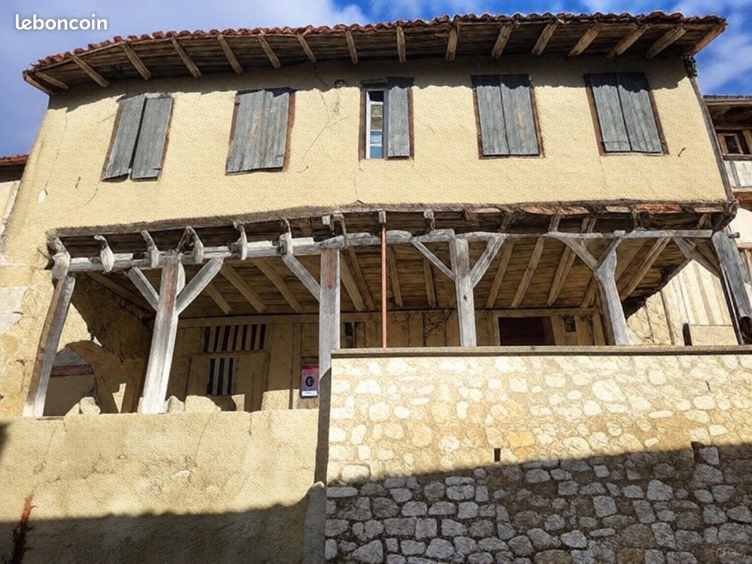 Maison 4 pièces 145 m² · à Castelnau-Barbarens · 145 m² · 30 000 €