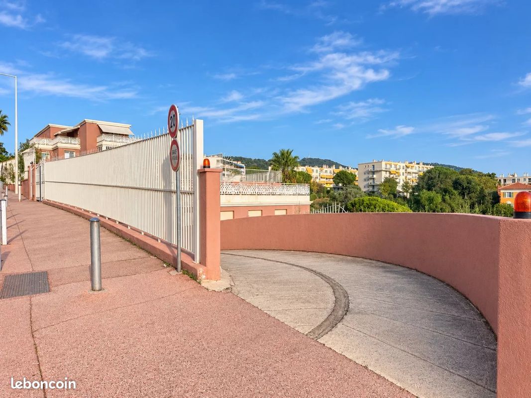 Parking 25 m² · à Nice · 25 m² · 99 000 €