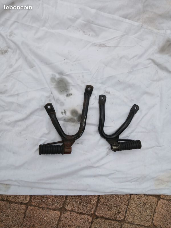 Support Cale-pieds Arrière Pour Yamaha TW 125 - Pièce D'occasion En Bon état