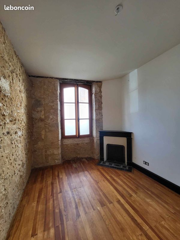 Maison 8 pièces 158 m² · à Roquefort · 158 m² · 150 000 €
