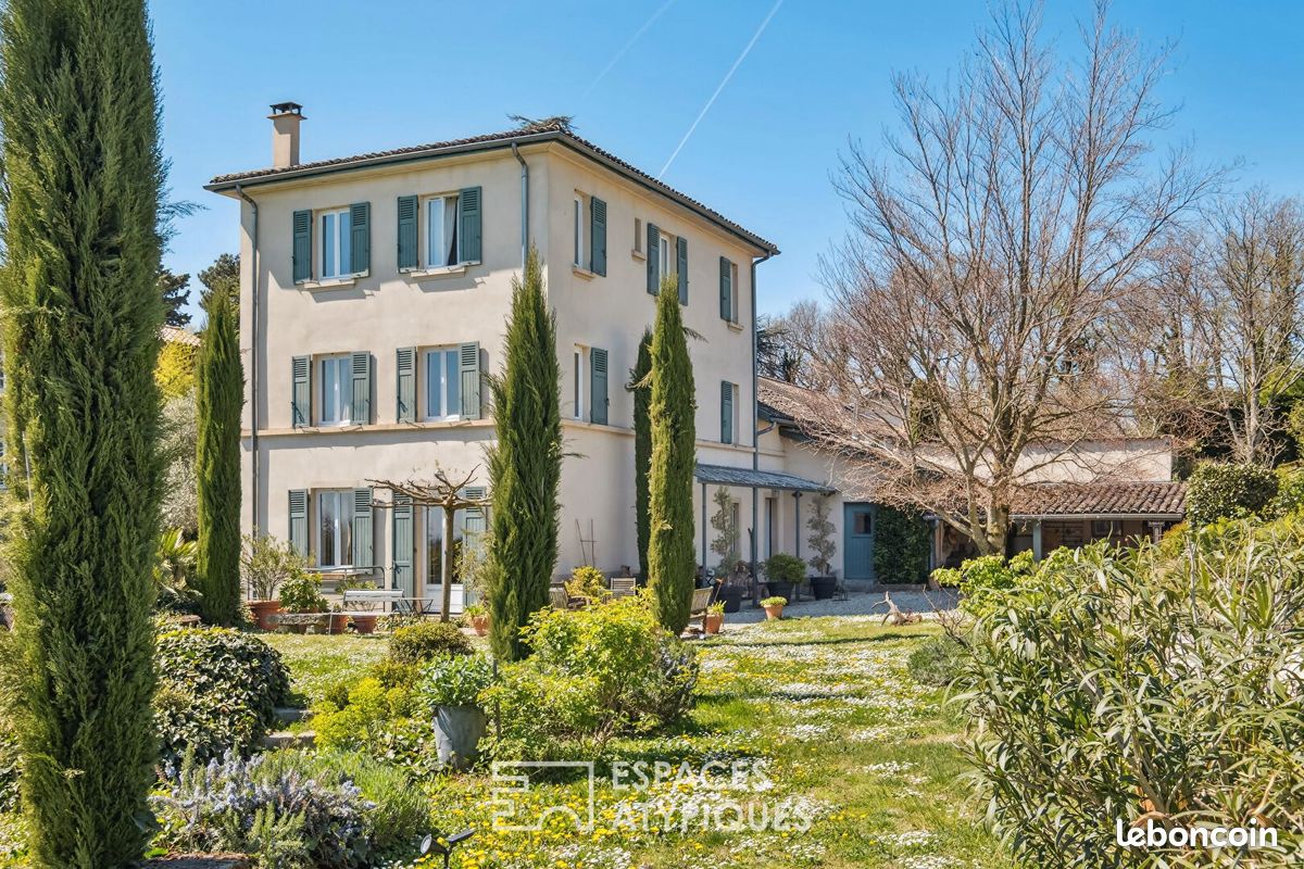 Maison 9 pièces 258 m² · à Chaponost · 258 m² · 1 580 000 €