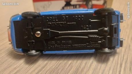 Dinky toys France- Opel GT, neuf en boite usagée ref 1421, Vente aux enchères : Jouets - Trains