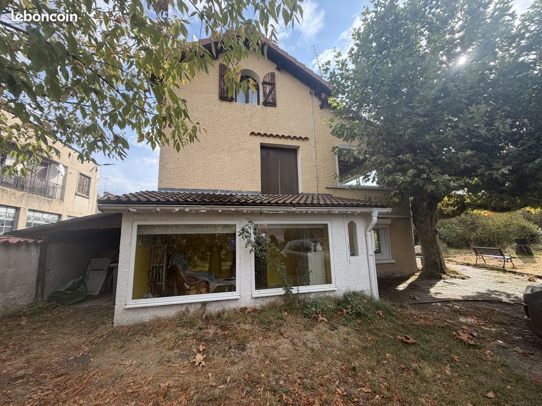 Maison 6 pièces 157 m² · à Andrézieux-Bouthéon · 157 m² · 169 000 €