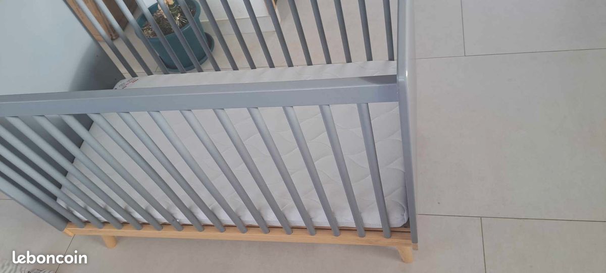 Lit bébé + Matelas (image 4)