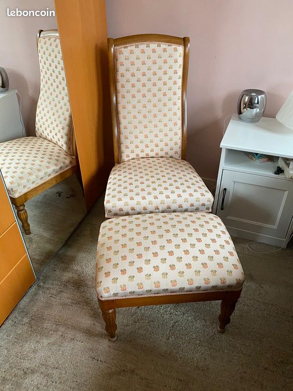 Chaise basse de salon avec son repose-pied style Louis Philippe (image 1)