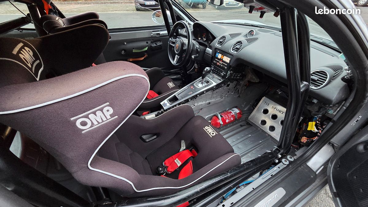 PORSCHE 718 - CAYMAN SPORT CUP - PDK -1 290kg - IMMATRICULE -20 EXEMPLAIRES -ARCEAU - BACQUETS - PACK SPORT CHRONO PLUS - ECHAP. SPORT - (image 8)