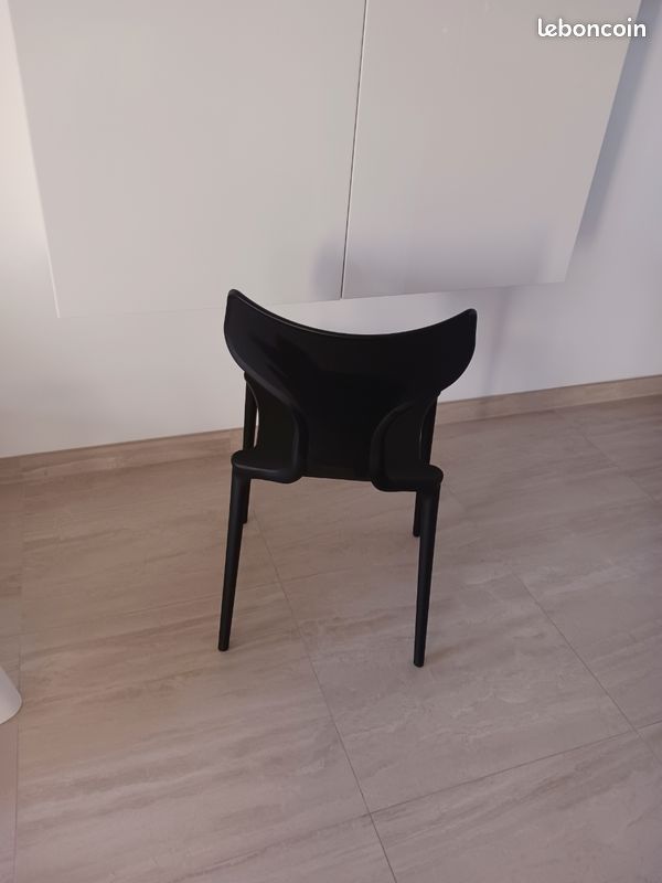 Chaise noir (image 2)