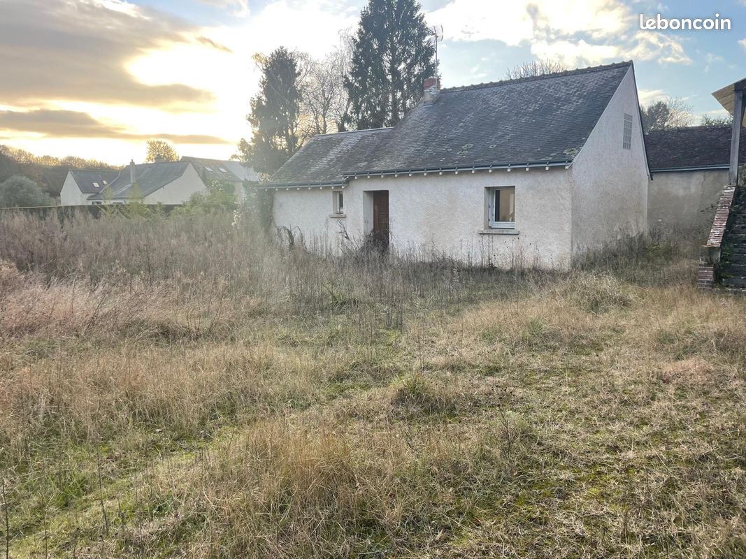 Terrain 1500 m² · à Parçay-Meslay · 1 000 €/mois