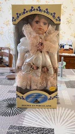 JE PARLE ET JE MARCHE!!! | Poupées vntage, Poupee de collecton, Poupée