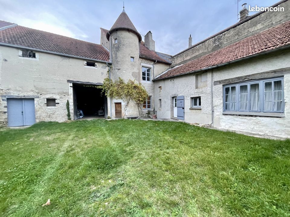 Maison 5 pièces 172 m² · à Cusey · 172 m² · 260 000 €