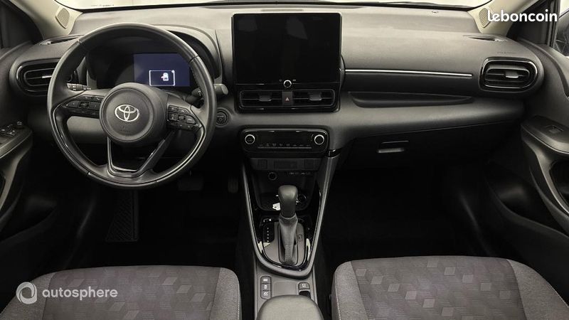Toyota Yaris 116h Design 5p MY22 (image 11)