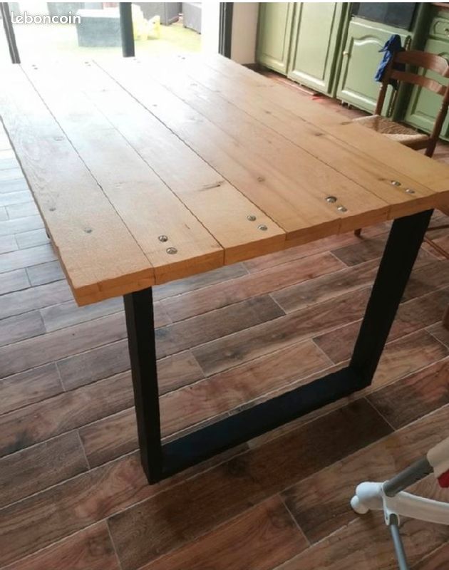 Table style industriel (image 2)