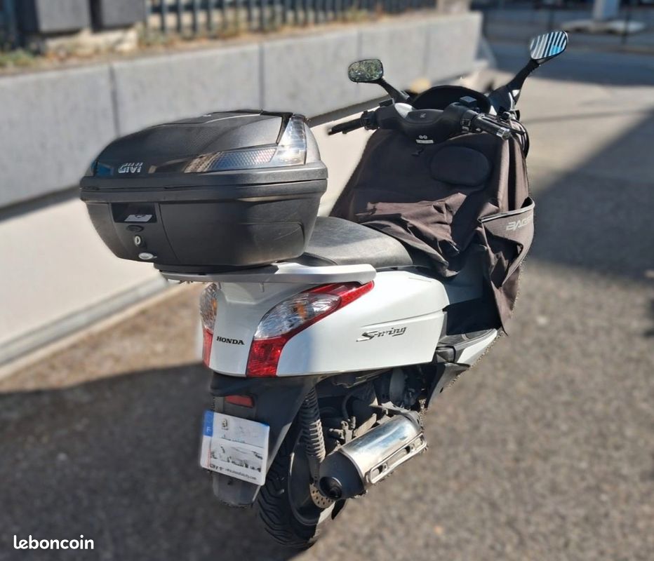 Honda S-Wing 125 C-ABS - 1ère main – Excellent état / Entretien suivi (image 3)