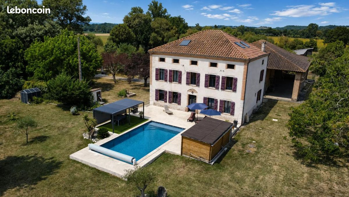 Maison 9 pièces 319 m² · à Bioule · 319 m² · 928 000 €