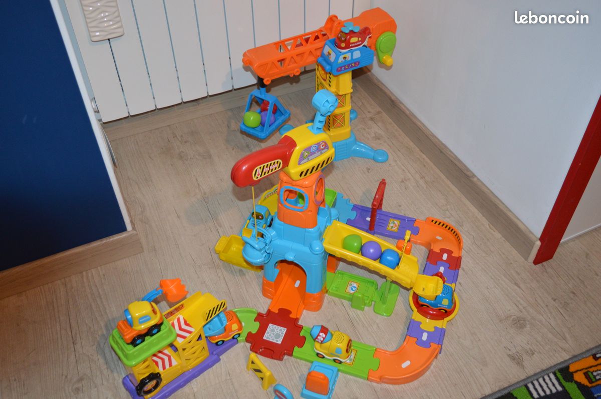 Lot jouet tut tut bolide (image 1)