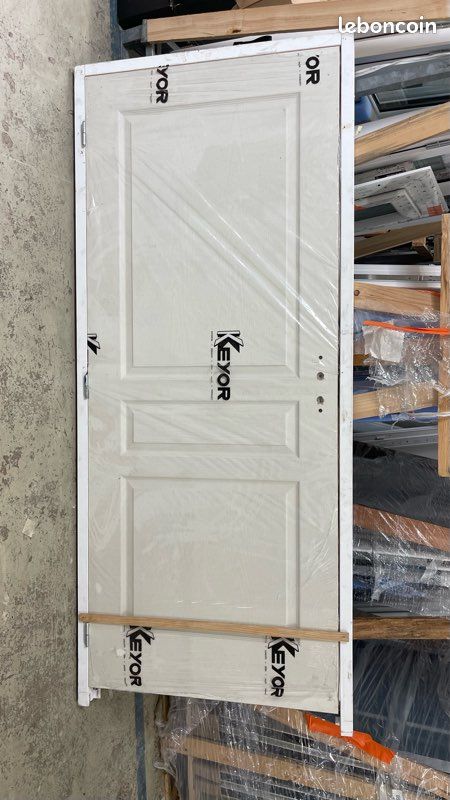 Porte d’intérieur 2040 par 830 droite poussante (image 1)