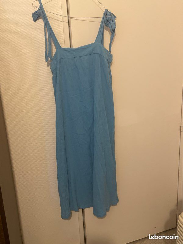 Robe (image 1)