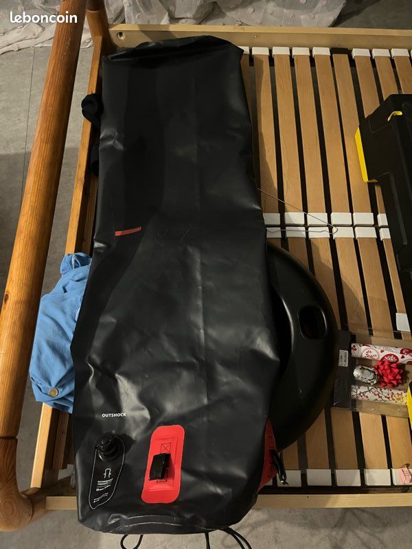 Sac de frappe sur pied (image 1)