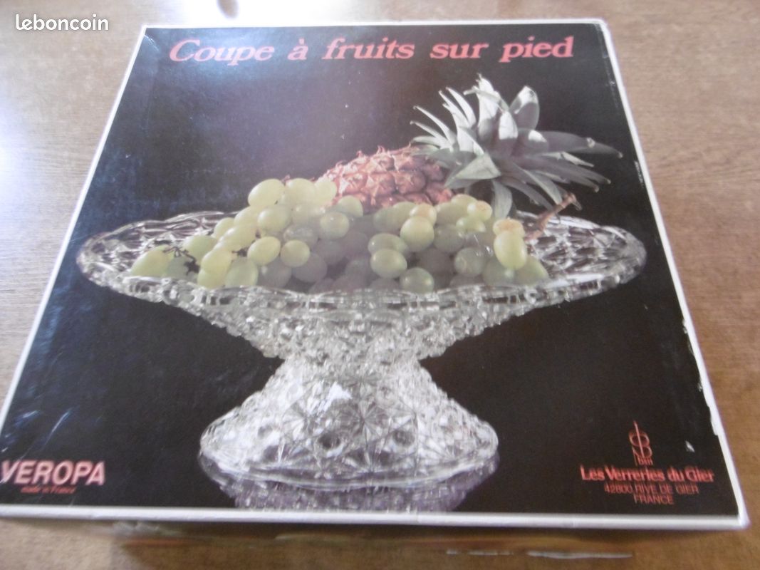 Coupe à fruits sur pied neuve en verre (image 6)