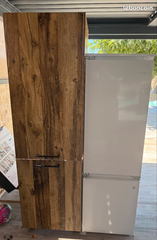 Cuisine équipée, ensemble frigo et micro-ondes encastré avec meubles assortis (image 2)