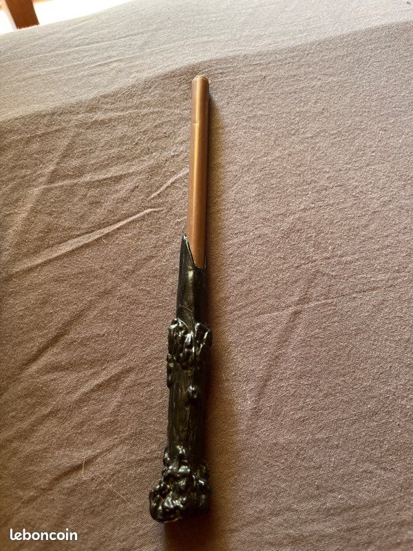 Baguette magique Harry Potter crayon ( le crayon ne marche plus ) (image 1)