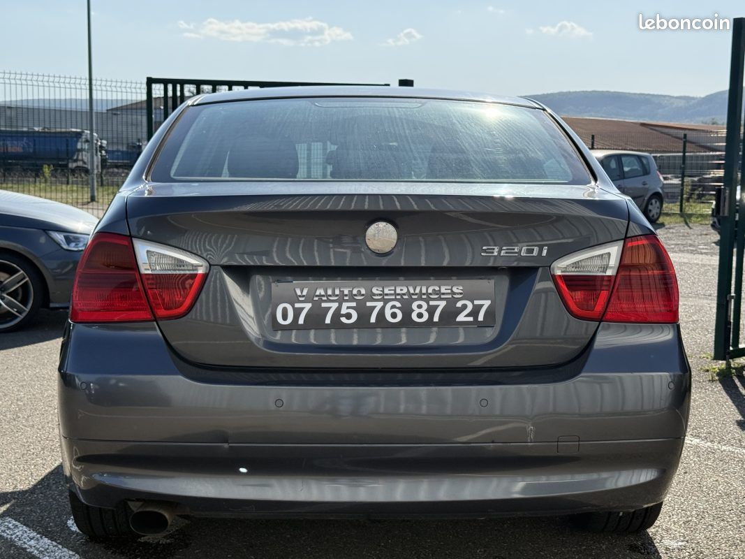 BMW Série 3 V (E90) 320i 150ch Sport Garantie 6 Mois (image 4)