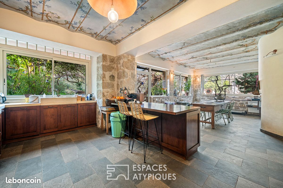 Maison 5 pièces 210 m² · à Roquebrune-Cap-Martin · 210 m² · 1 100 000 €