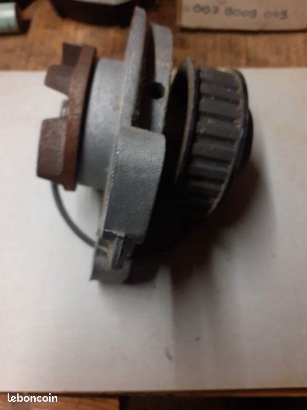 Pompe a eau audi (image 3)