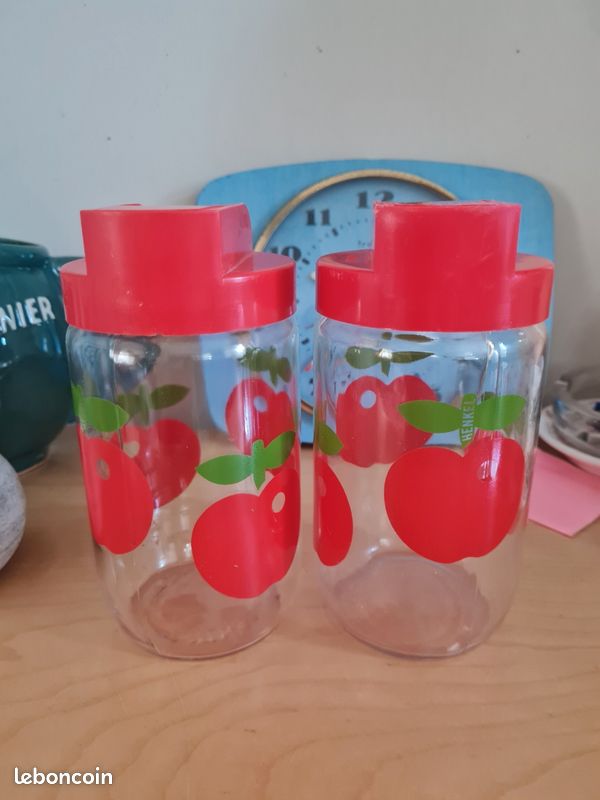 Deux bocaux vintage Henkel pommes rouges - Arts de la table
