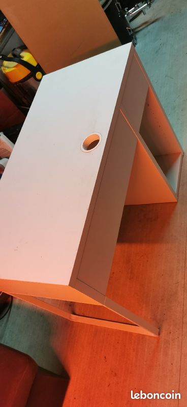 Bureau Ikea (image 1)